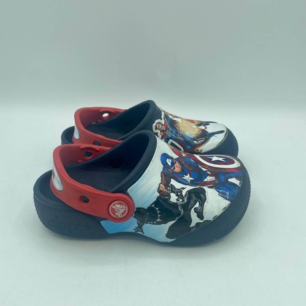 CROCS Avengers Marvel Blue Classic Slip On Clogs Child Toddler size 9 Super Hero - Picture 2 of 10